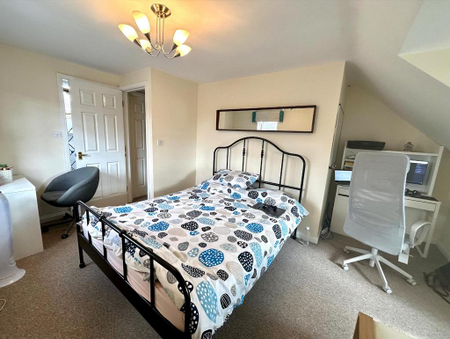 3 bedroom semi-detached house to rent - Photo 5