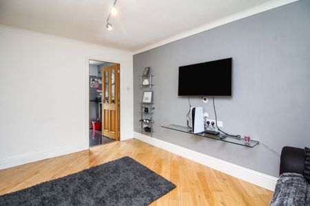 2 bedroom house to rent Abbey Close, Bromsgrove, Worcestershire, B60 - Photo 2