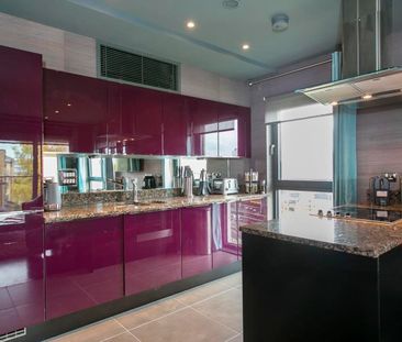 2 Bedroom Apartment To Let - Photo 2