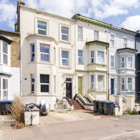 Godwin Road, Cliftonville, Margate, CT9 2HF, Kent - Photo 4