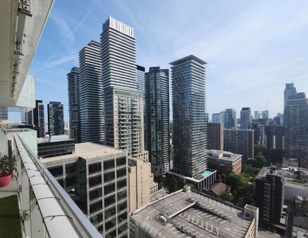 For Lease - 1 Bloor Street Unit# 2205, Toronto, Ontario - Photo 2