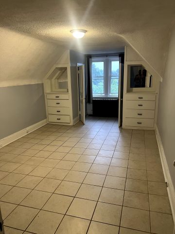 For Lease - 225 Rosemount Avenue Unit# Third Floor, Toronto, Ontario - Photo 3