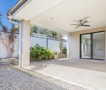 Modern Coastal Living - Spacious 3-Bedroom Home in the Heart of Sca... - Photo 4