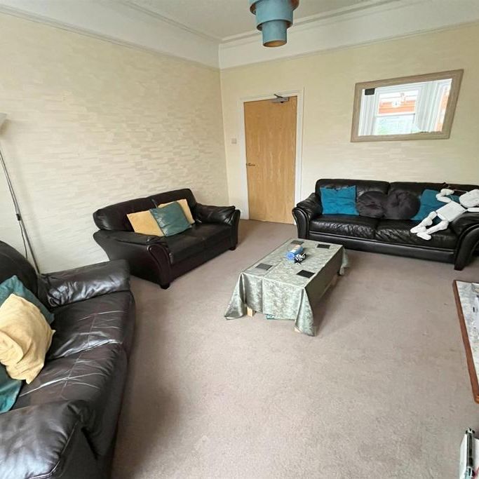 6 bedroom detached house to rent - Photo 1