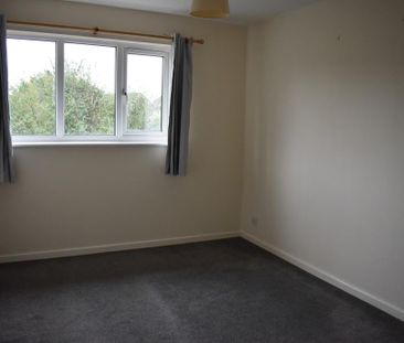 2 bedroom semi-detached house to rent - Photo 6