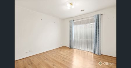 Spacious Family Home with Study in Prime Pakenham Location - Photo 3