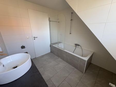 Zentral gelegene Zwei-Raum-Wohnung mit modernem Bad - Zwickau - Photo 4