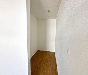 Neubau 2 - Zimmer Wohnung im Obergeschoss mit Blick in den projekte... - Foto 1