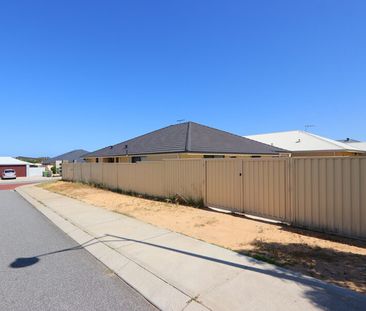 22 Velaluka Drive, Lake Coogee - Photo 2