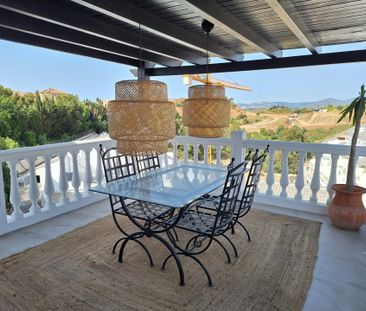 Casa en alquiler en Los Pacos, Fuengirola - Photo 2