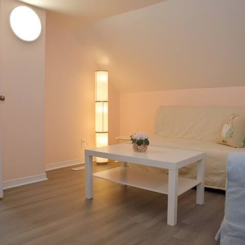 For Lease - 47 Greendale Avenue Unit# Upper, Toronto, Ontario - Photo 1