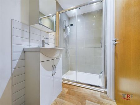 2 bedroom flat to rent - Photo 4