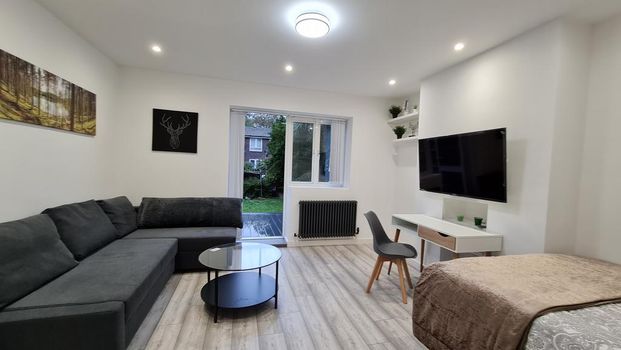 1 bedroom flat to rent - Photo 1