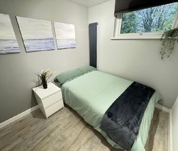 5 bedroom flat share to rent - Photo 3