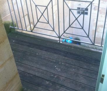Location Appartement 3 pièces 65m² BORDEAUX 33300 - Photo 4