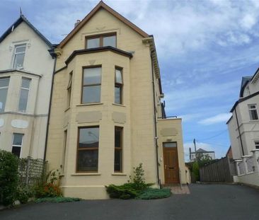 Flat 2 152, Upper Newtownards Road, Belfast, BT4 3EQ - Photo 1