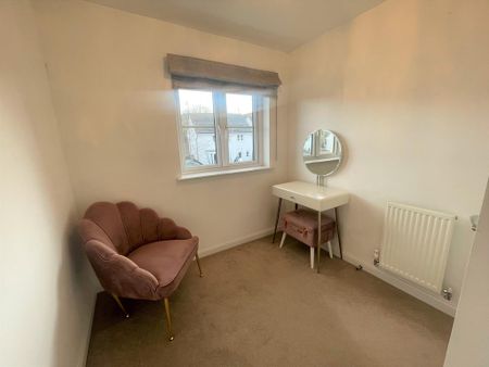 3 bedroom semi-detached house to rent - Photo 4