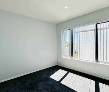 New Beauty - Available Now! - Photo 5