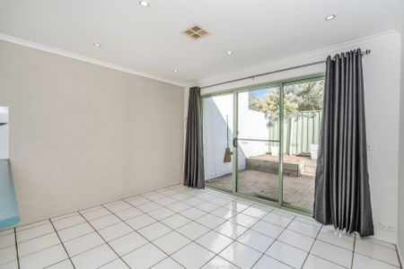 8/4 Redwood Avenue, Jerrabomberra NSW 2619 - Townhouse For Rent | Domain - Photo 2