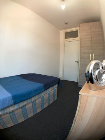 Room in a Shared House, Cedar Road, NW2 - Photo 4