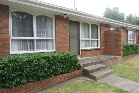 SINGLE BEDROOM UNIT IN WELL MAINTAINED COMPLEX. - Photo 5