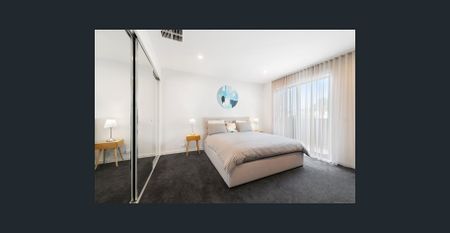 Large Modern Home In Great Richmond location - Photo 4