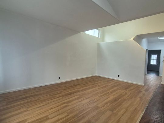 For Lease - 1046 Meredith Avenue, Mississauga, Ontario - Photo 1