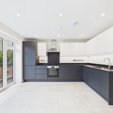 2 bed apartment to rent in Chapel Lane, High Wycombe, HP12 4BS - Photo 3