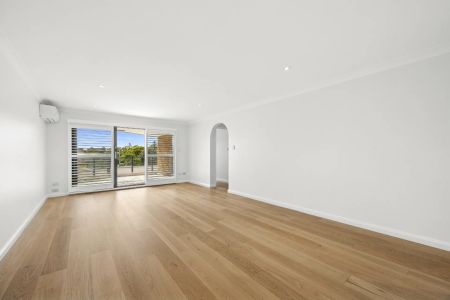 Sun-Drenched Top Floor 3-Bedroom Apartment in the Heart of Dee Why - Inspect Now 0450580488 - Photo 4