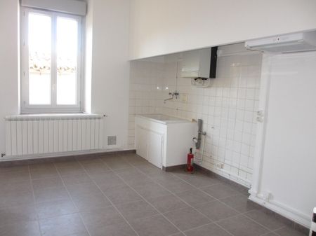 Location Appartement 3 pièces 87m² CASTELNAUDARY 11400 - Photo 4