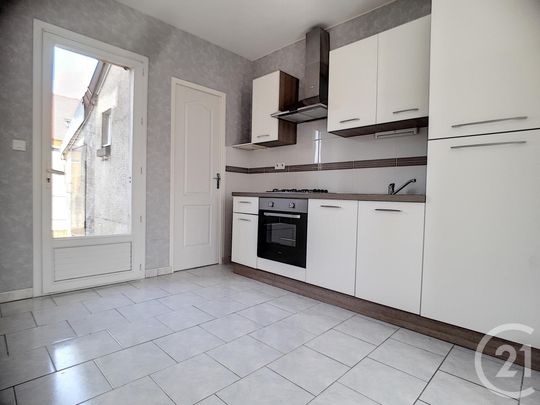Location Appartement 3 pièces 43m² LA CHAPELLE ST LUC 10600 - Photo 1