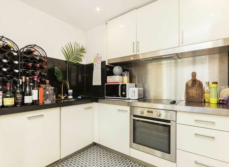 Fairmont Avenue Canary Wharf, E14 - Photo 4