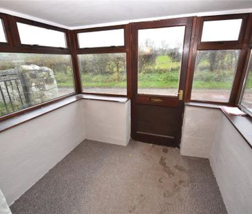 2 bedroom end of terrace house to rent - Photo 2