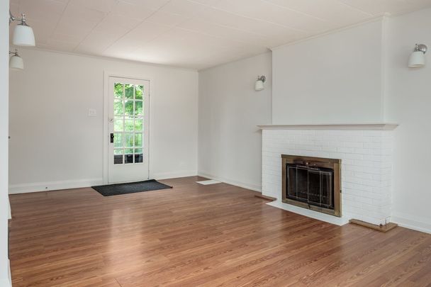 For Lease - 129 Major Mackenzie Drive, Richmond Hill, Ontario - Photo 1