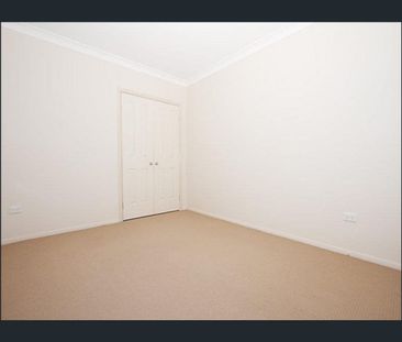 2/349 West Street, Harristown, Qld 4350 - Photo 6