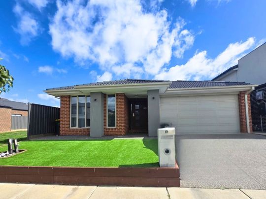 Family Comfort Meets Convenience in Tarneit – $560 per week - Photo 1