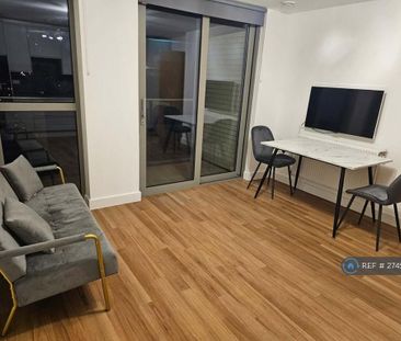 2 bedroom flat to rent - Photo 2