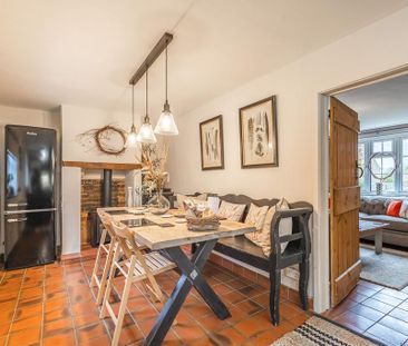 2 bedroom end of terrace house to rent - Photo 3