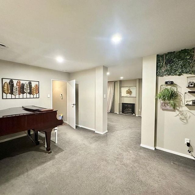 Spacious 3–4 Bedroom Home in Prestigious Northwood - Photo 1