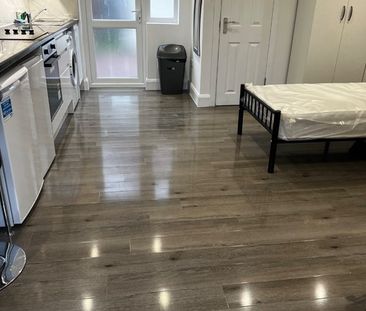 Studio Flat, Plaistow, E13 - Photo 4