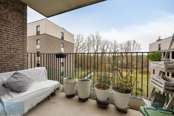 🏡 Instapklaar & Gemeubeld 1-Slaapkamerappartement met Terras in Hasselt! - Photo 1