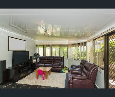 Four Bedroom Home on a Quiet Street! - Photo 2