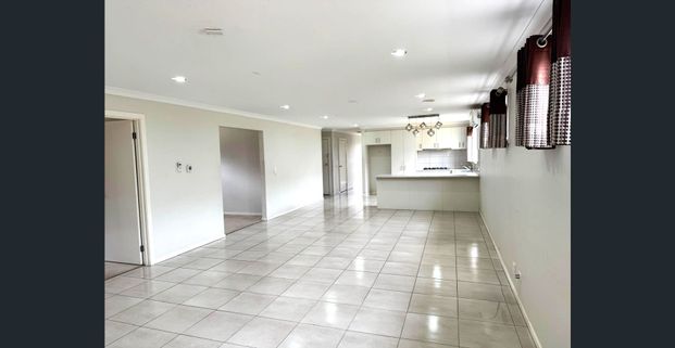 Ideal Family Living Close to Schools, Transport & Freeways!! - Photo 1