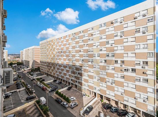 PORTELA LRS, Lisbon - Photo 1