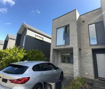 Modern 3-Bedroom Home with 2 Bathrooms in Hobsonville - Photo 1