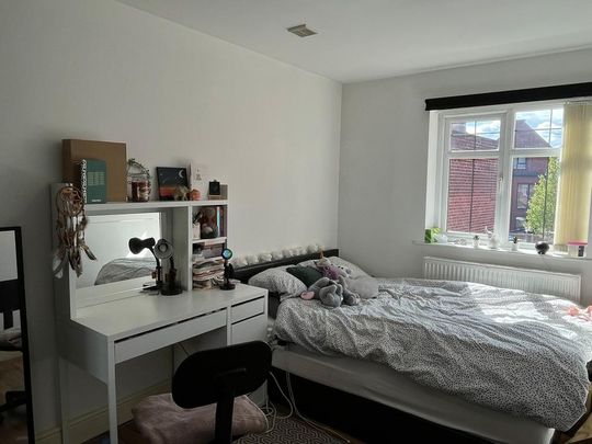 3 bedroom flat to rent - Photo 1