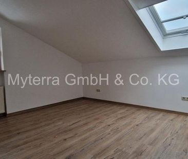 Dachgeschosswohnung mit traumhafter Aussicht - Photo 1