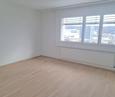 RENOVATED APARTMENT WITH BALCONY AND ELEVATOR - Foto 2