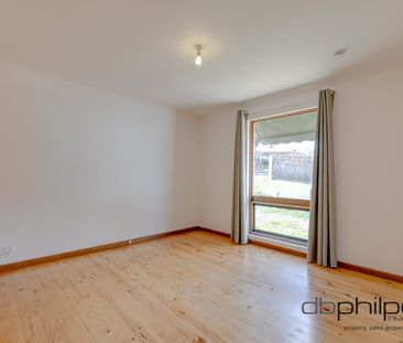Bright, Fresh & Move-In Ready! - Photo 3