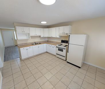 Bright 2 Bedroom Unit By Red Deer College!! - Photo 6